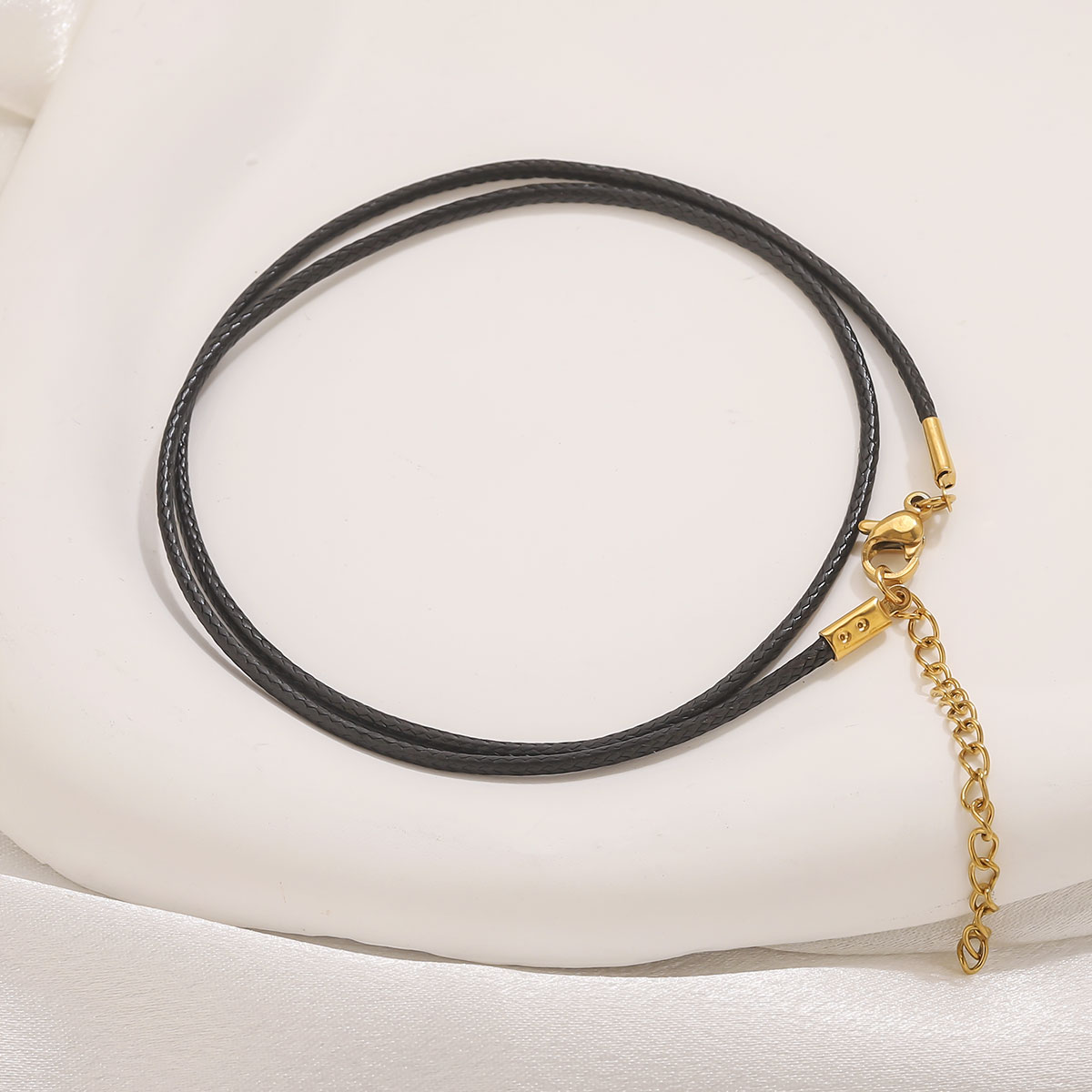 Collana con cordoncino in pell - Leatherwork Diy recensione e prezzo