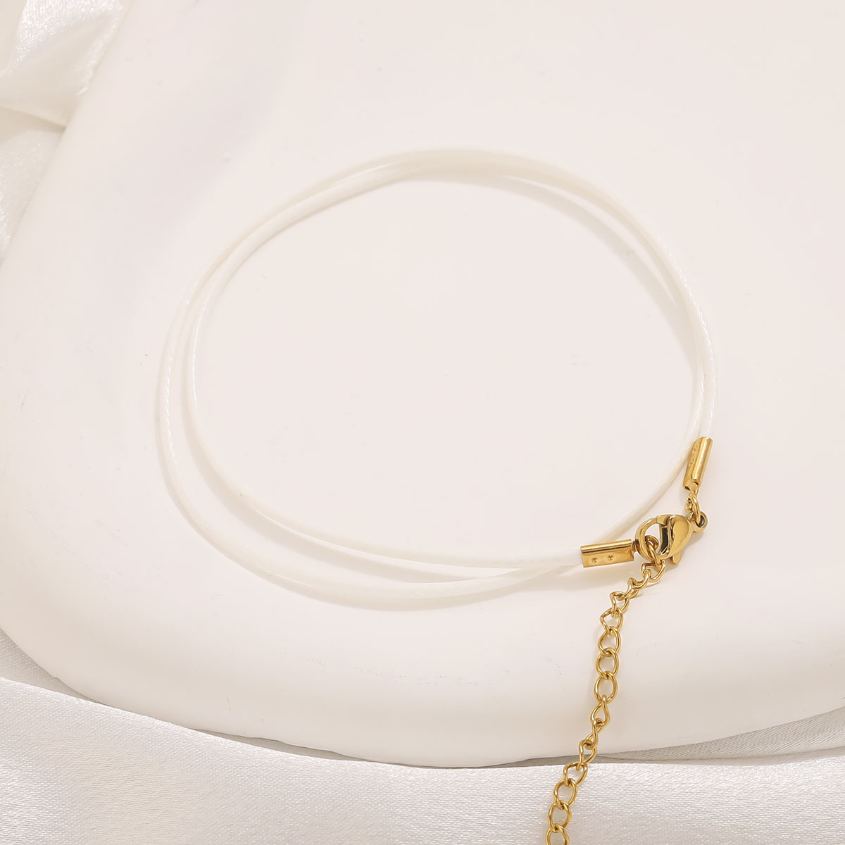 Collana con cordoncino in pell - Leatherwork Diy recensione e prezzo