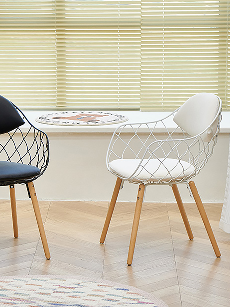 Sedie da pranzo creative con s - Leatherwork Table recensione e prezzo